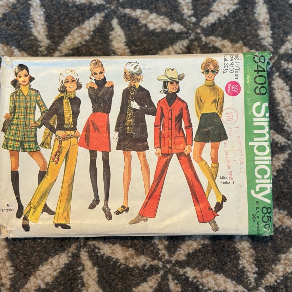 Simplicity Pattern 8409 Jr/Teen Jacket, Skirt, Pants, Mini-Pantskirt Pattern